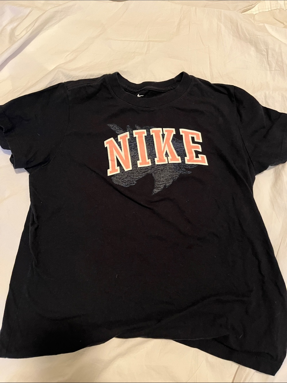 Nike Black Short Sleeve Tee with Pink-Outlined NIKE Logo - kids XL